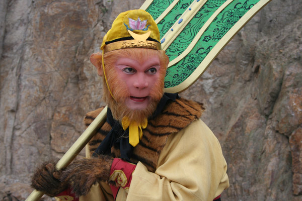 “六小龄童不上春晚”舆论狂欢背后，未来IP商业化多点开花远远不够