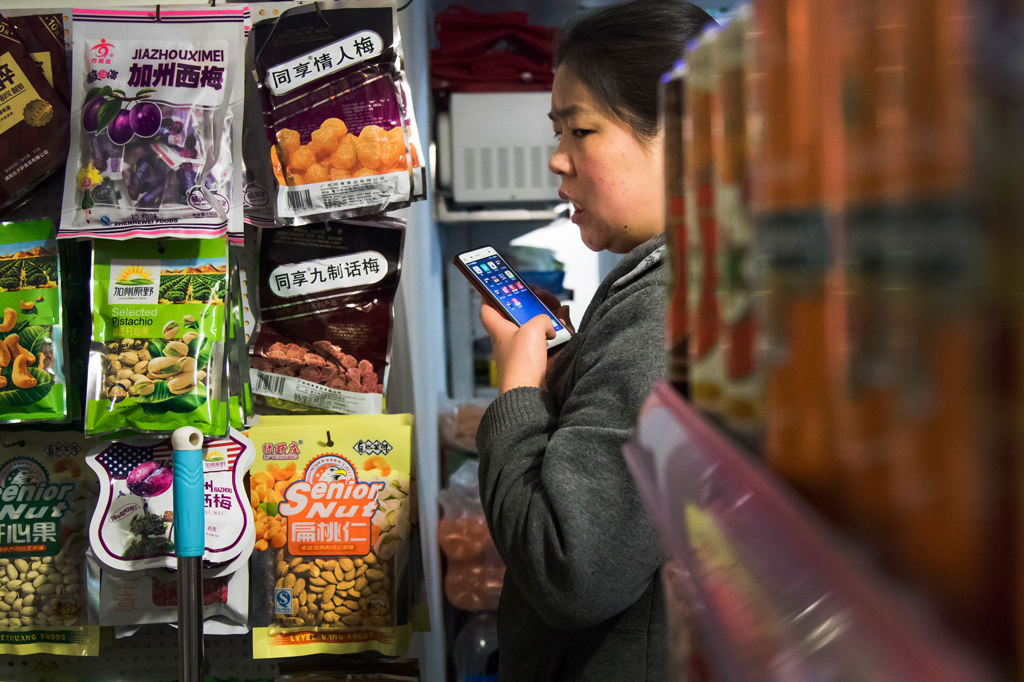 跌落风口的社区团购，又飞起来了？
