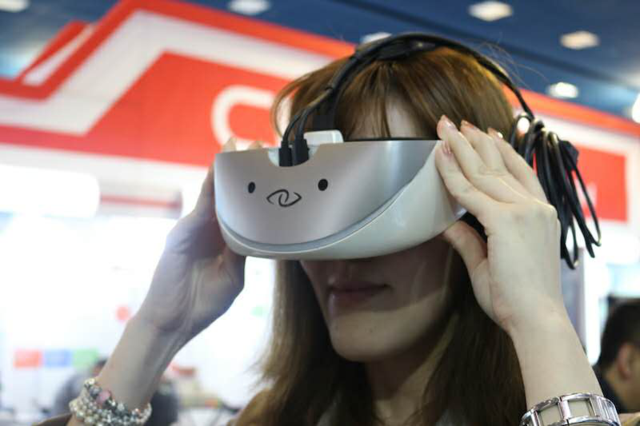 【2016 CES】从参展的各类VR，看2016如何成为VR元年