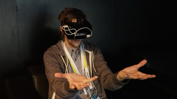 VR能否如视频网站们所愿，复制智能电视的发展轨迹？