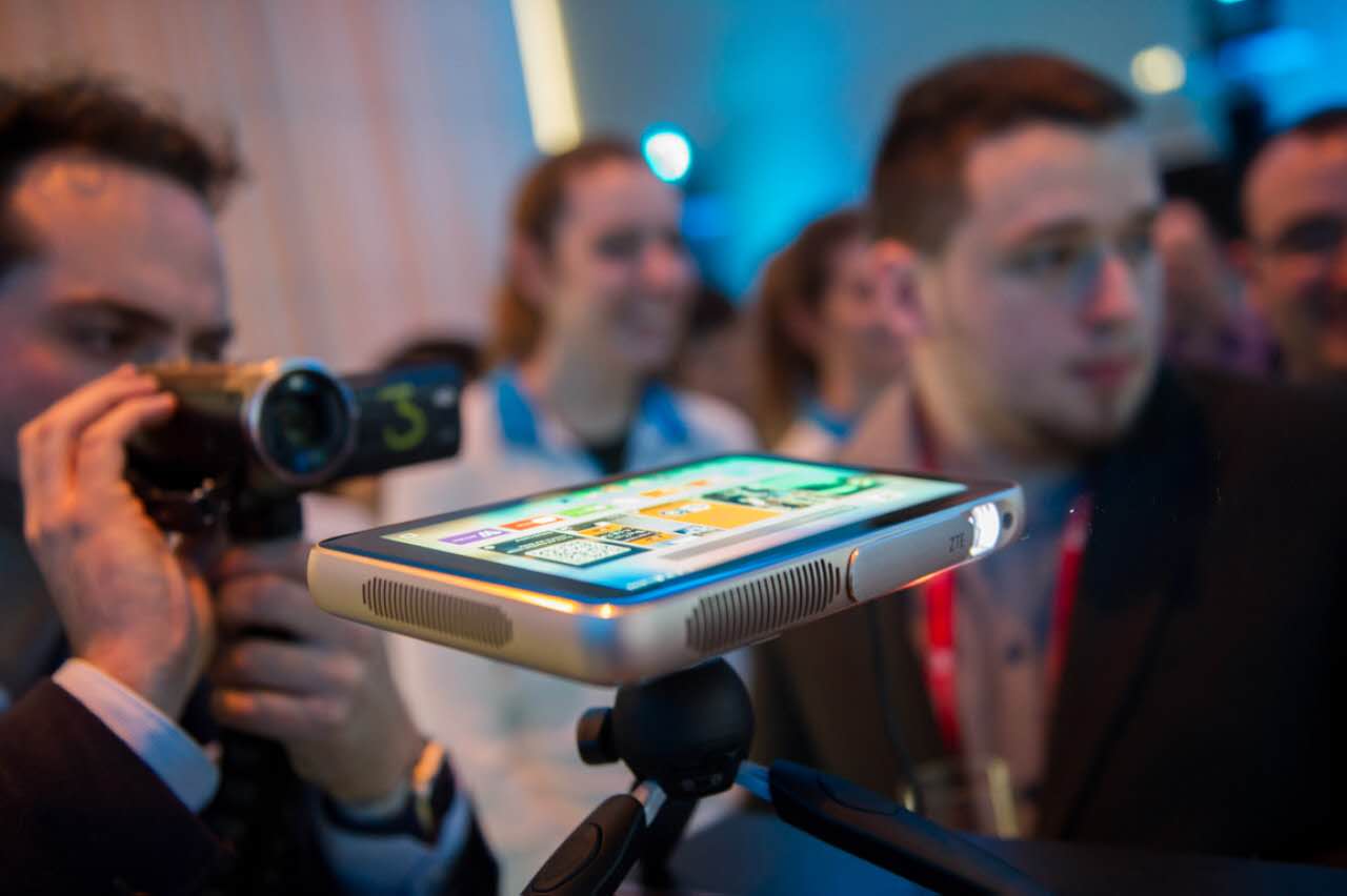 中兴“车轮滚滚”驶进欧洲，是向华为宣战？