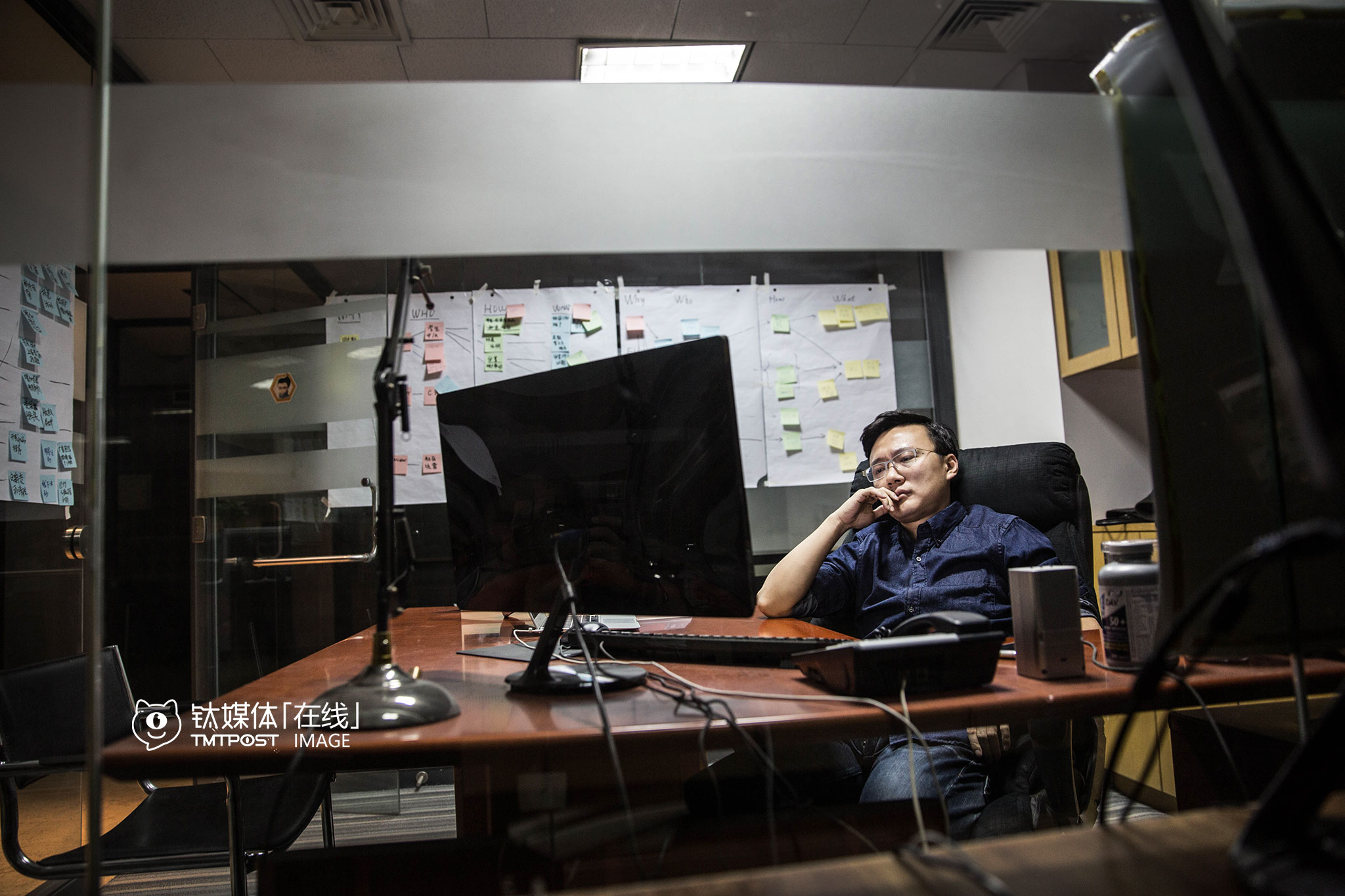 另一间办公室，创始人钟杰也在忙于案头工作。他最近在招人上花了不少心思，“现在更多人只是按工作要求自己，不是按创业要求自己，我们找人卡得很紧，因为相比其他损失，创业公司招错人损失更大。”他很希望找到合适的人，大家一起确定一个目标，齐心协力去达成目标，一起去获得成就感。