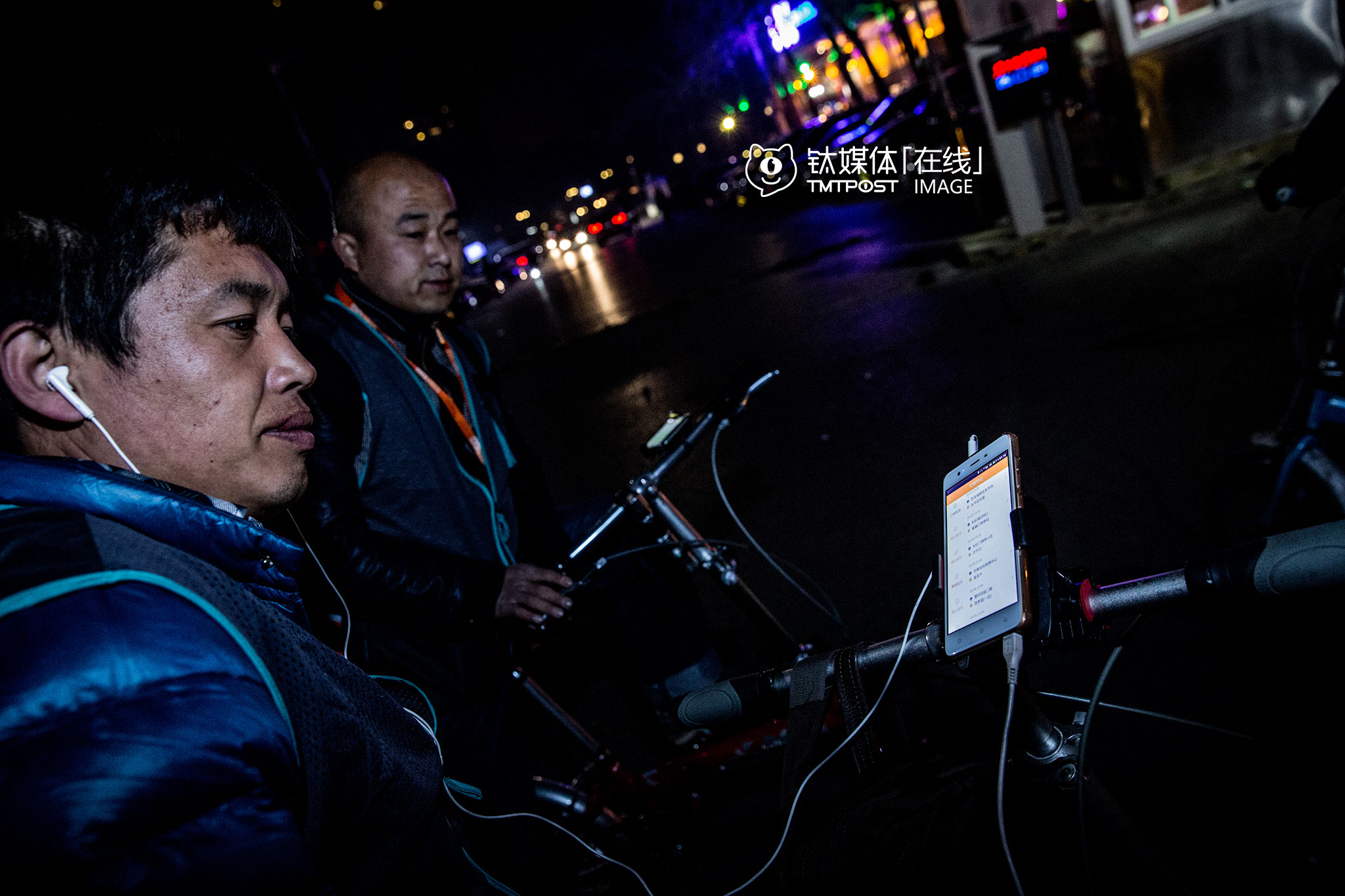 这名代驾在3月8号那天的一单，到达目的地，客人说喝醉了，第二天一定结款，可是过了一个星期，对方也没给他结，“78块钱，客服也帮我催了，也没用，如果最后实在结不了，也没办法。”对此他感到有点困惑：“他开着30多万的车，那单就几十块钱，他也不给我结，不知道是怎么了。”