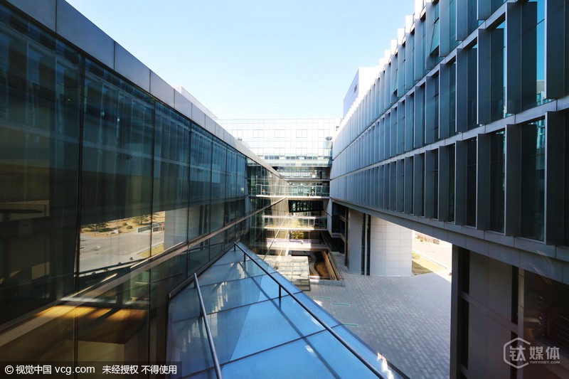 【书评】《公司的演变》：一本杂志的旁观和一个时代的变迁