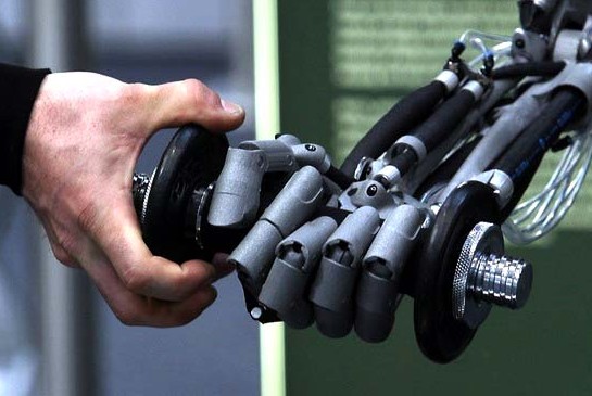 在昆山富士康，6万员工被机器人取代｜5月25日坏消息榜