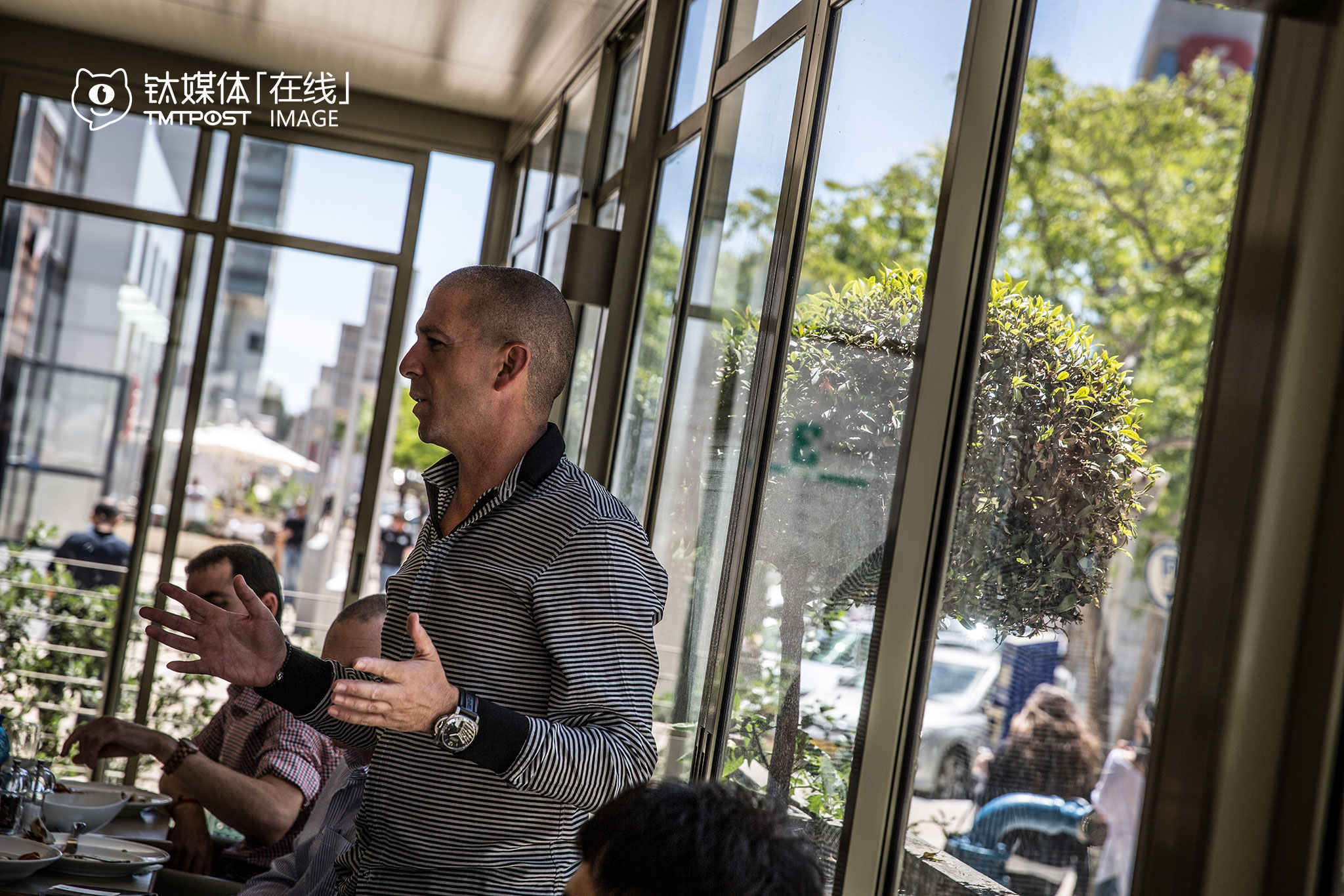 以色列Pontifax风投基金创始人Ran Nussbaum是一位与中国颇有渊源的投资人，专注于生命科学领域创业公司的投资，“我们与复星有合作”，Ran说，他们总计管理超过3.7亿美元资金，创始于2004年，“我每天至少看一家新公司，一定是那种可以改变世界的公司。”