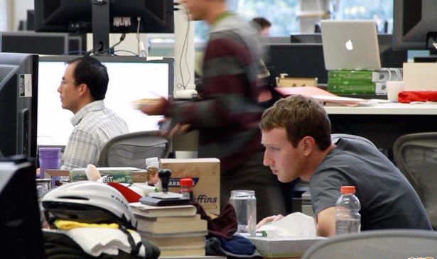 黑客笑了，扎克伯格爱用的密码原来是“dadada”｜6月7日坏消息榜