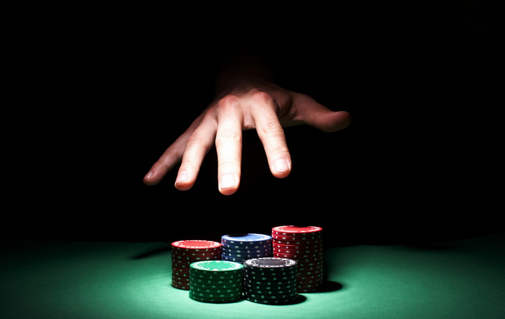 微信红包赌博水太深，被央视曝光存在骗局｜6月12日坏消息榜