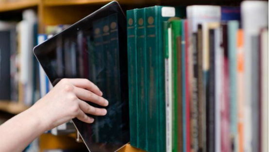 在电子时代，图书馆如何设定自己的坐标？