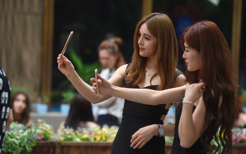 搭着网红这趟东风，短视频、直播平台能赢得下半场吗？