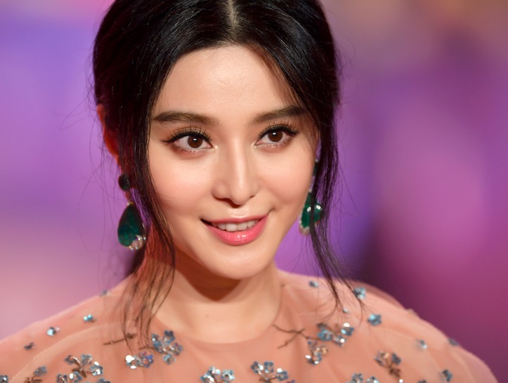 唐德放弃收购范冰冰工作室，证监会已将“明星资本化”打压至冰点