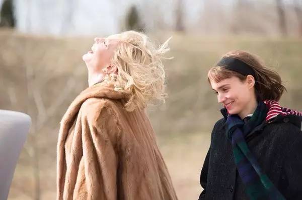 弄啥嘞？高调“出柜”的大众点评