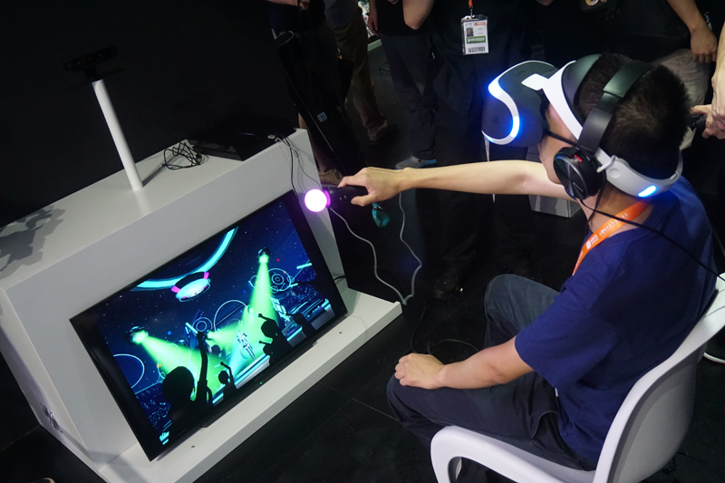 蛰伏一年，索尼 PS VR 又多了哪些变化？