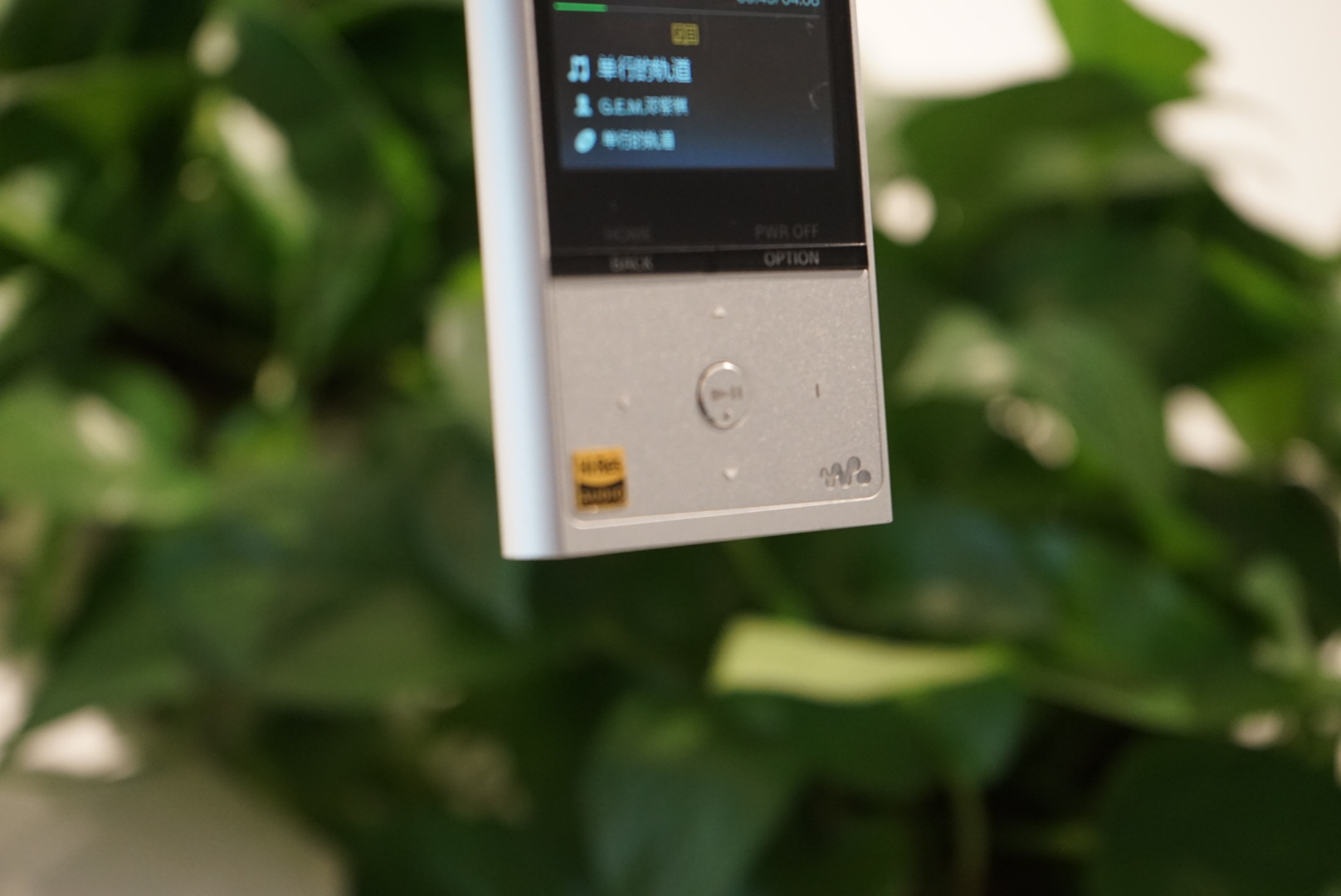 索尼ZX100：延续Walkman的气质，将音乐进行到底