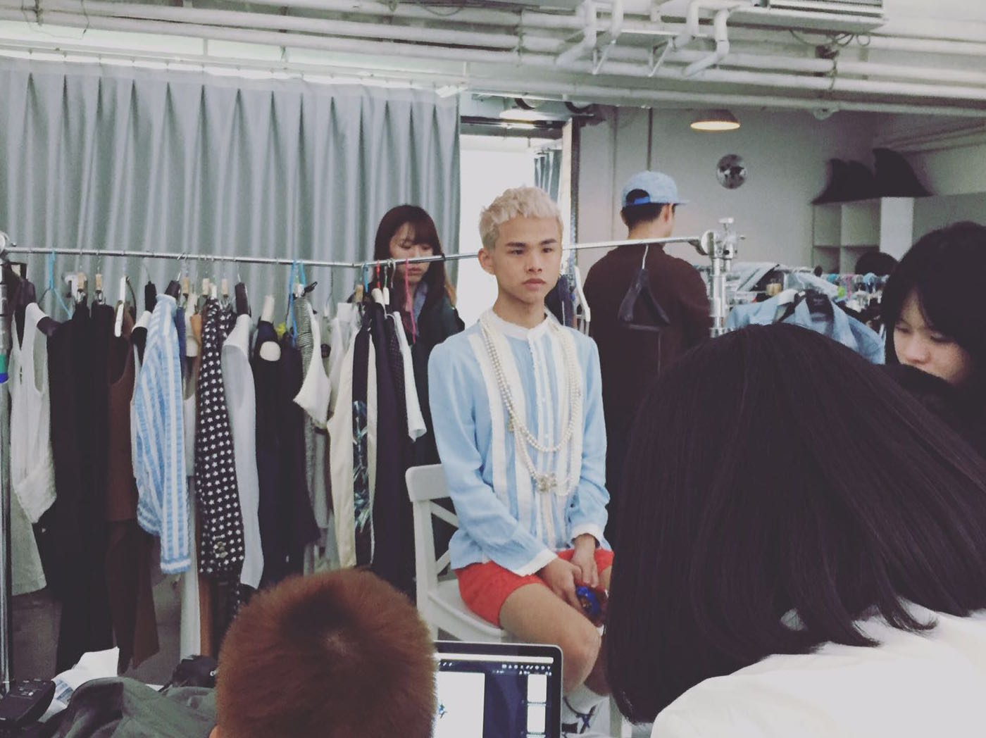 跟papi酱没的比，没有套路的艾克里里怎么走红的