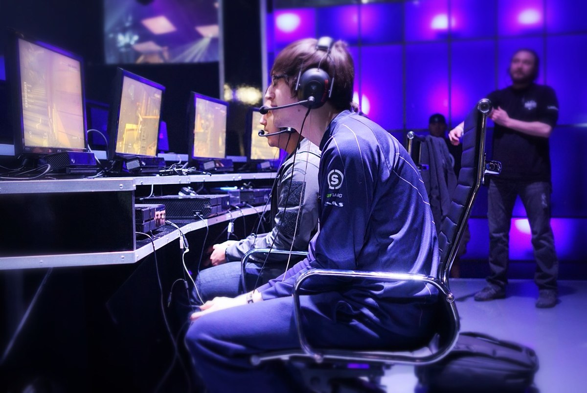 电竞直播要收费了，让玩家掏钱其实并不难