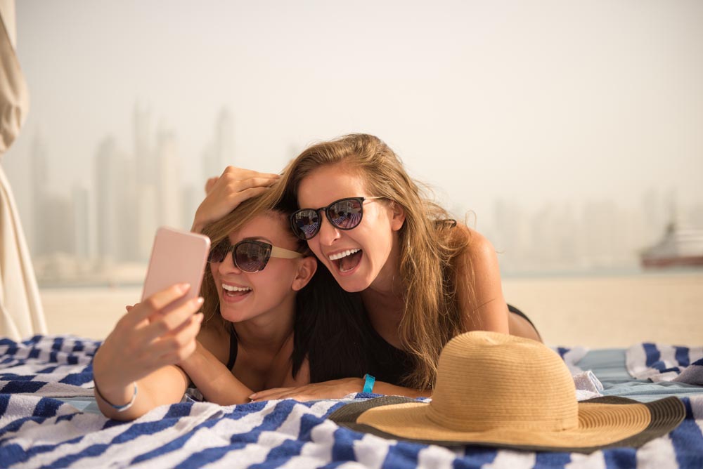 网红张大奕跨界直播卖手机，这事儿靠谱吗？