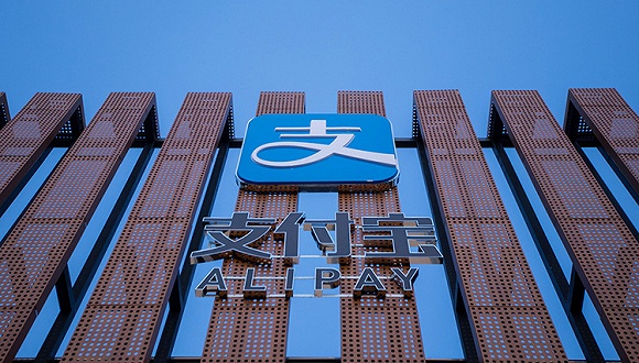 移动支付时代，微信与支付宝之间的“相爱相杀”