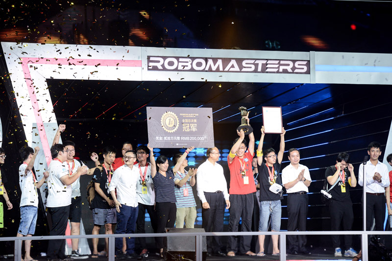 电子科技大学One Point Five S队成功卫冕