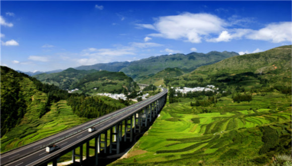 贵阳出台最宽松“网约车新政”：经济越落后，政策越开明？