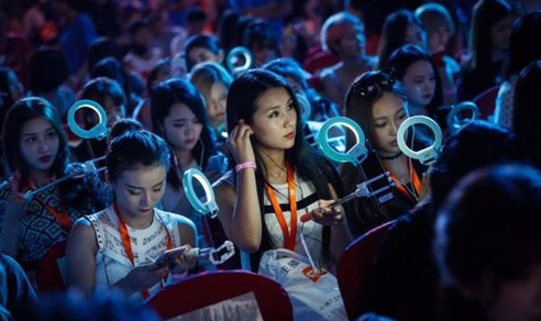 直播行业逼近拐点，这么多的亏损平台该如何续命？