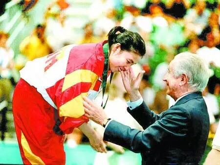 谁给了邓亚萍这么大胆子,再"败"50亿?