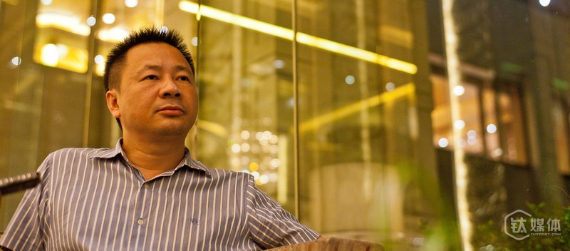 与狠绝的阎焱缠斗，与狡猾“救星”恶斗，与残忍江湖斗，与文明世界斗，他锒铛入狱