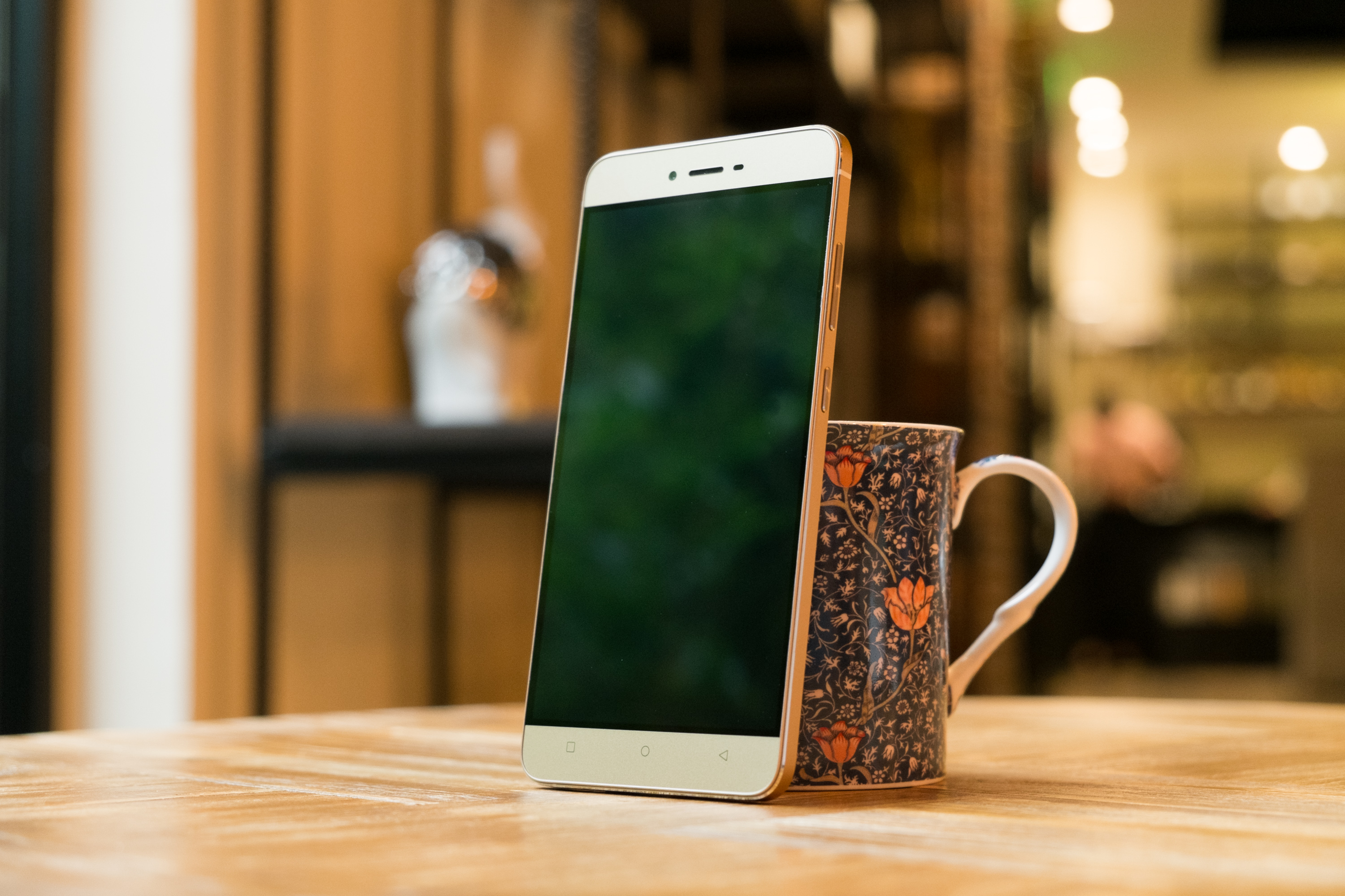 OPPO、VIVO们若遭竞争对手围攻，先成为炮灰的可能会是金立