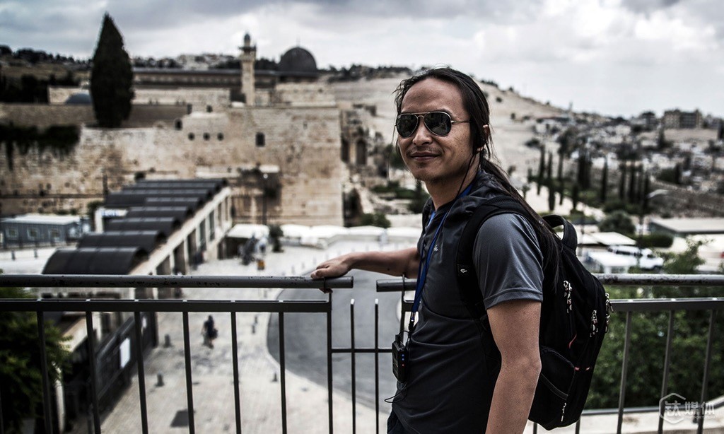 钛媒体《在线》栏目首席摄像师傅 @苍蝇屠宰场