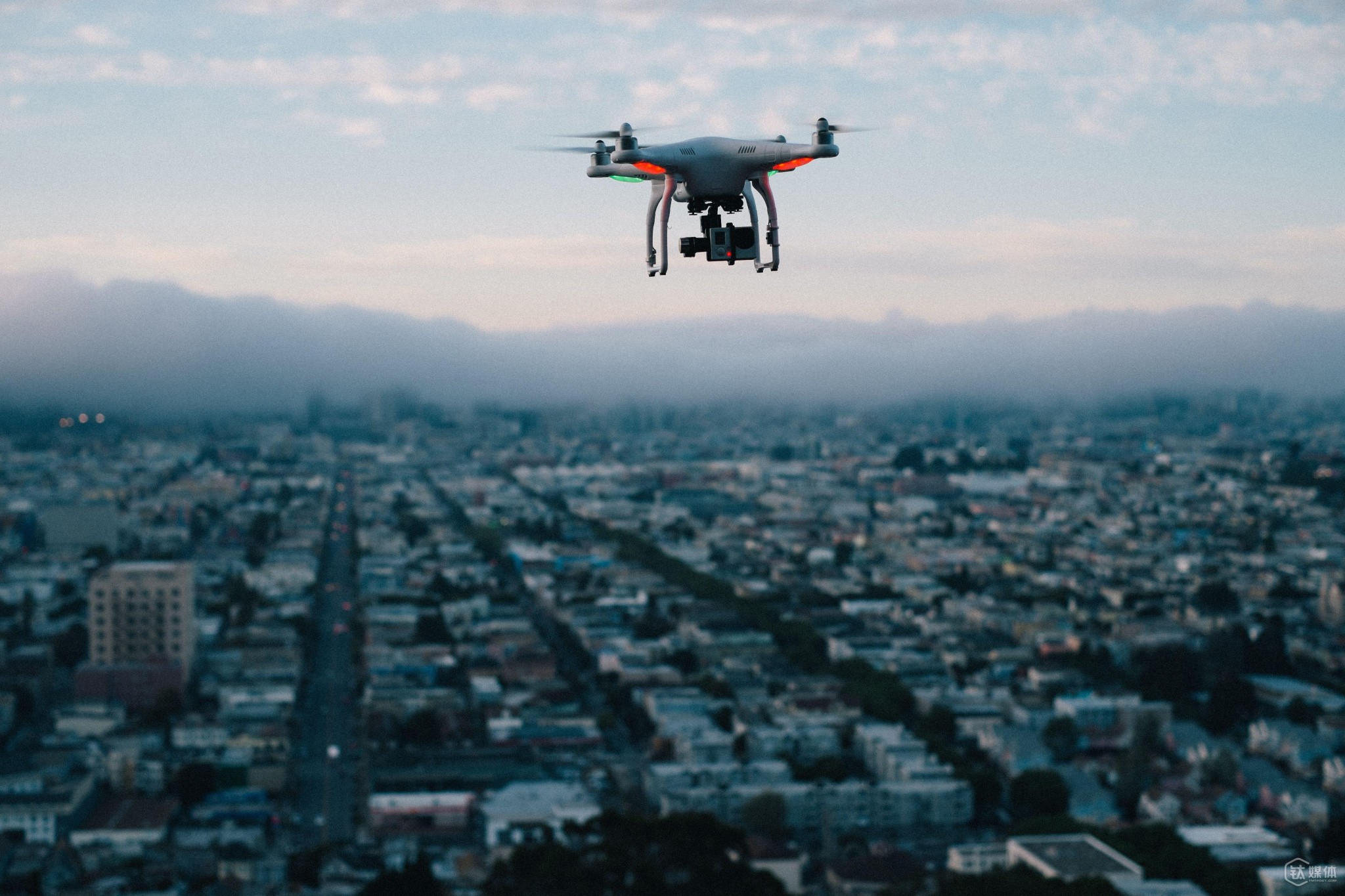 惊险一幕：无人机“直逼”民航客机｜1月16日坏消息榜