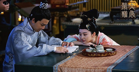 《大唐荣耀》改周播，卖《麻雀》套现、花5亿理财，欢瑞世纪问题颇多