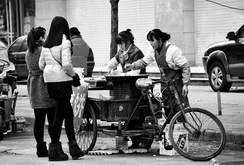 卖早点、开客栈，为何我们都迷信于这样的“暴富神话”？