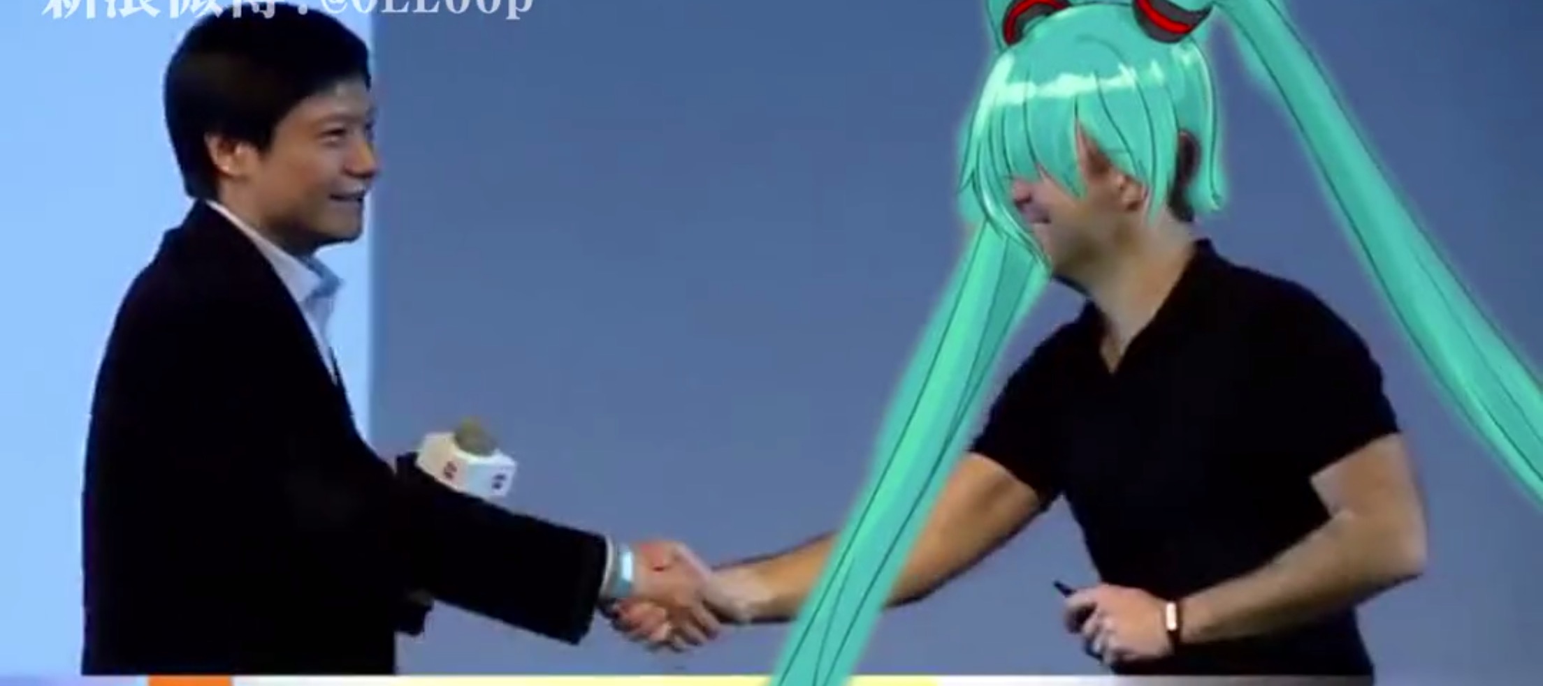 小米玩起了二次元，雷军和“初音未来”同框卖手机