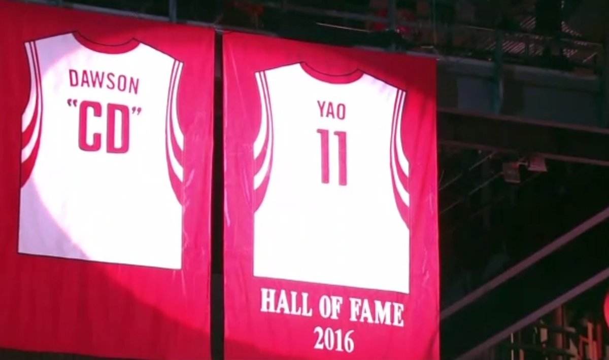 姚明的球衣退役了，这几年他在忙什么？