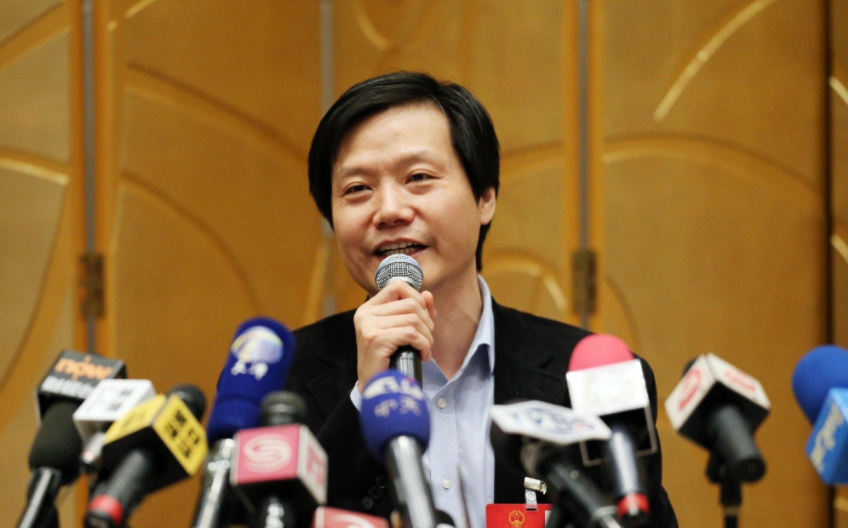 雷军支持打假，称市售小米手机三四成都是假货，充电宝也都是山寨