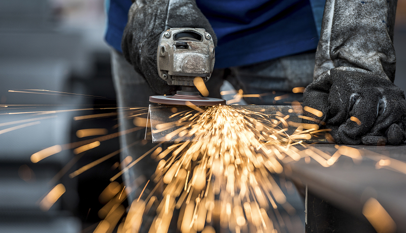 重新发现三一重工：在行业大跌75%的低潮中，完成逆势进化