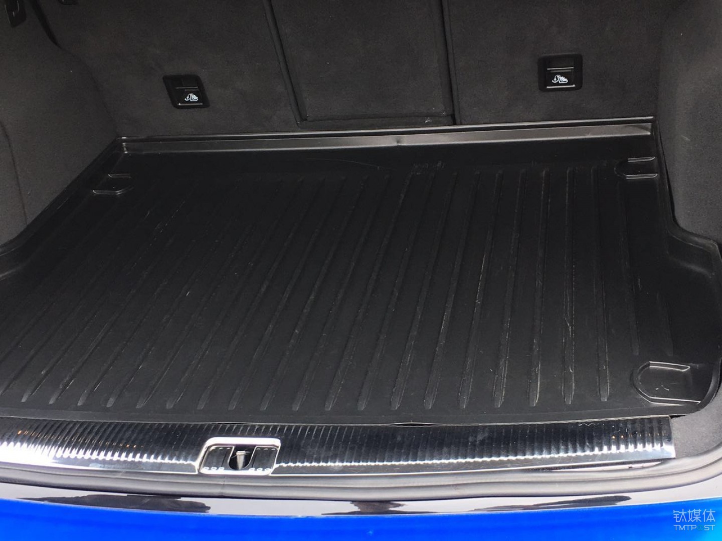 德尔福自动驾驶车辆的后备箱