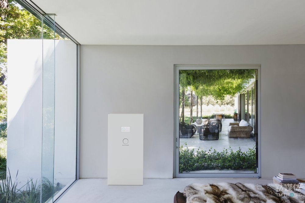 要实现电力共享，为何Tesla的“电力孤岛”路径败给了德国式储能网络？