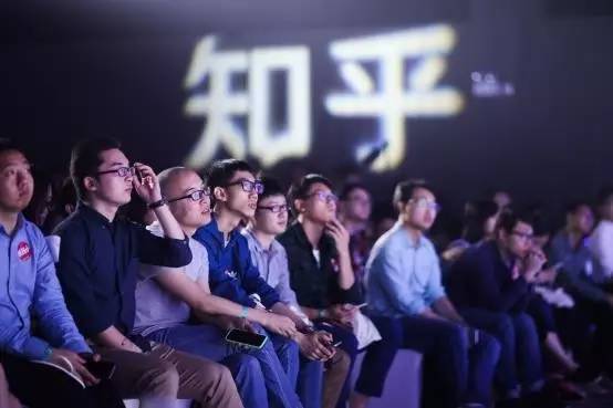 “明日头条”是愚人节玩笑，但知乎要升级资讯类内容是真的