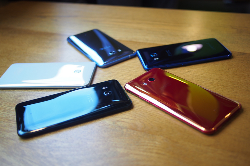 htc带来旗舰手机u11边缘压感触控成亮点
