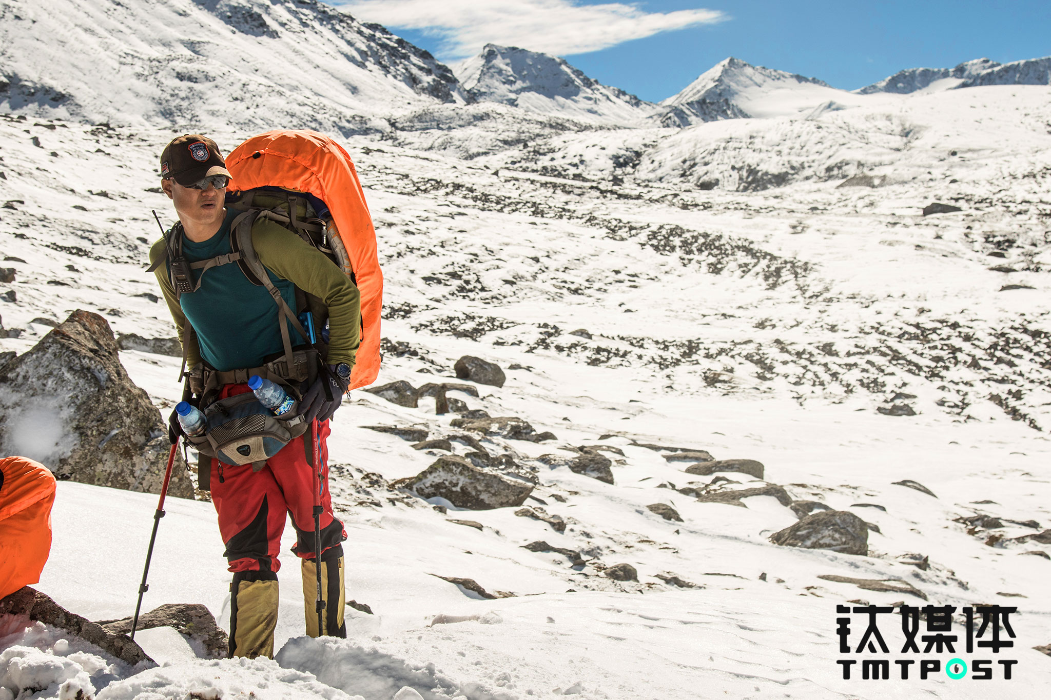 2016年10月3日，新疆领队笑傲江湖（户外ID，一下称江湖）在乌孙古道带队。江湖的户外经历开始于2008年，他的领队生涯则从2012年开始。2017年初，他从供职的俱乐部离开，着手创办自己的&ldquo;御行&rdquo;户外俱乐部。