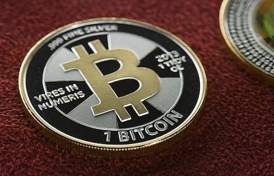 想要玩转比特币，需要了解它背后的区块链技术