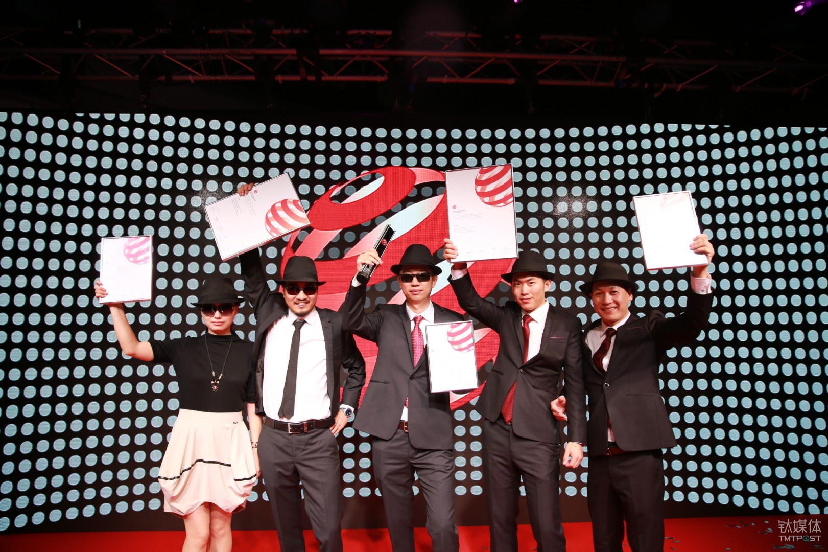 黄建国团队获得了2014年的红点大奖