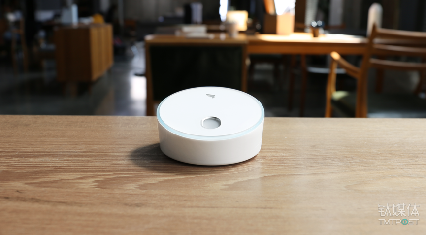 M1 Work Attendance Machine: Dingding&rsquo;s first independently-developed product.