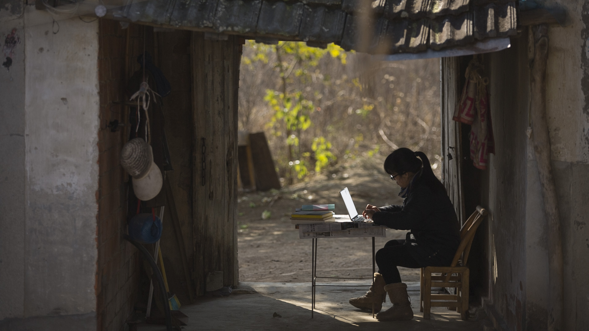 余秀华的故事要拍成电影，小制作能否成就大IP？