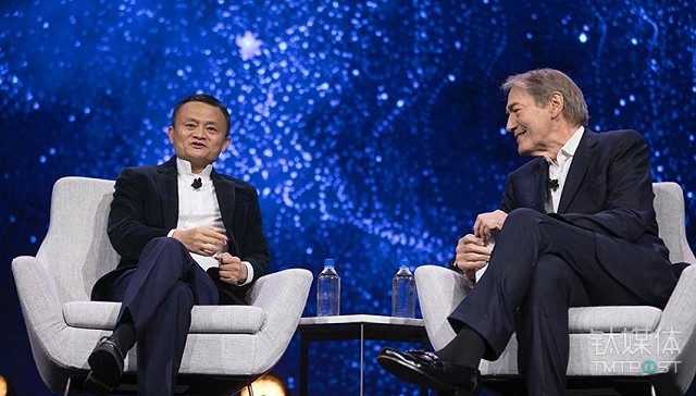 马云对话查理罗斯：阿里不是电商