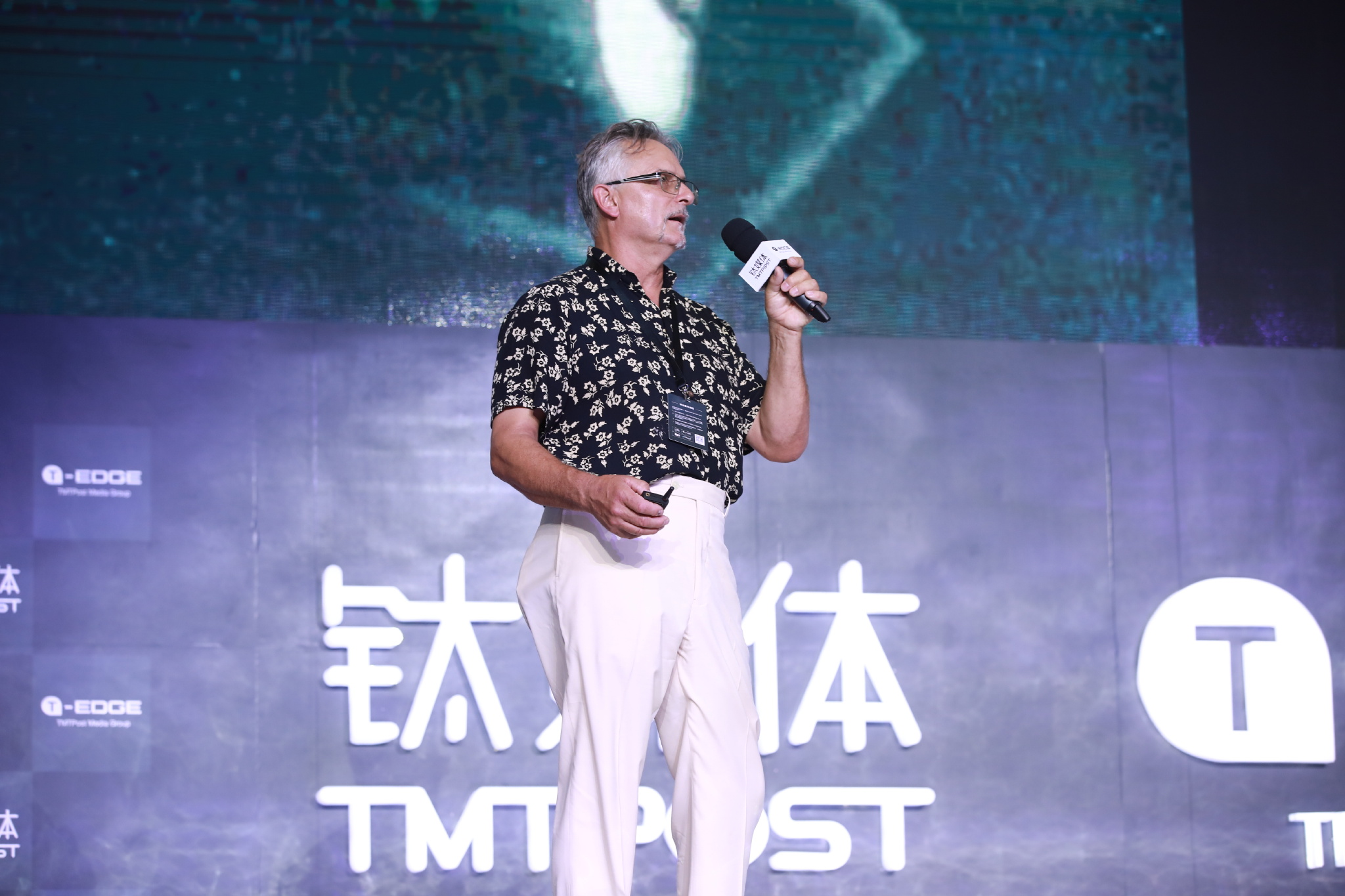 火人节创办人约翰·洛：放肆的艺术精神如何推动技术发展