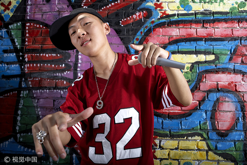 地下多年却一夜爆红，嘻哈歌手恐成为资本的逐利工具