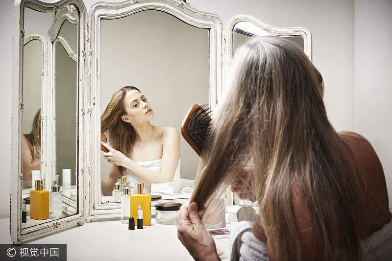 戴森靠着网红吹风机成功打入美护市场，科技产品是如何收买女性的？