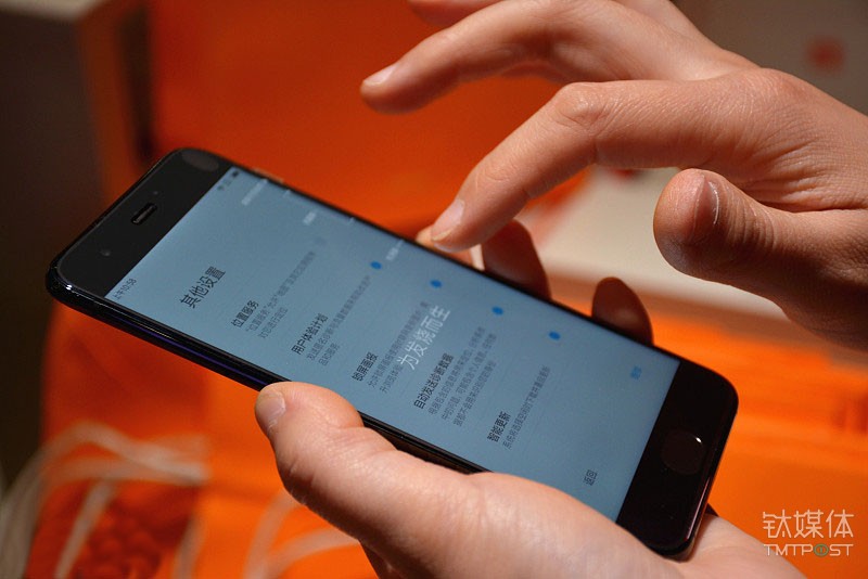 小米手机重返全球前五，来点视频感受下 MIUI 9 在体验创新上的这三大细节